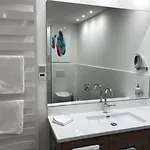 מלון Westside 3*