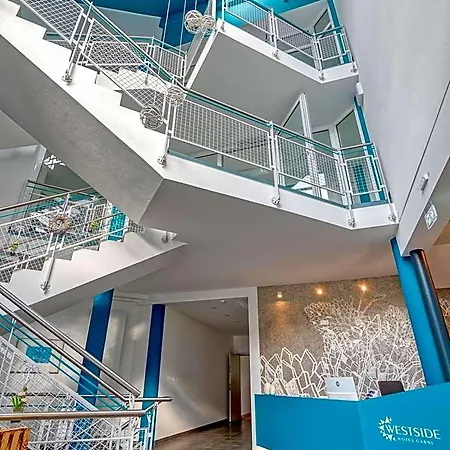 Westside Отель