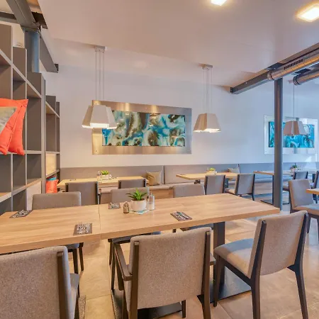 Hotel Westside 3*